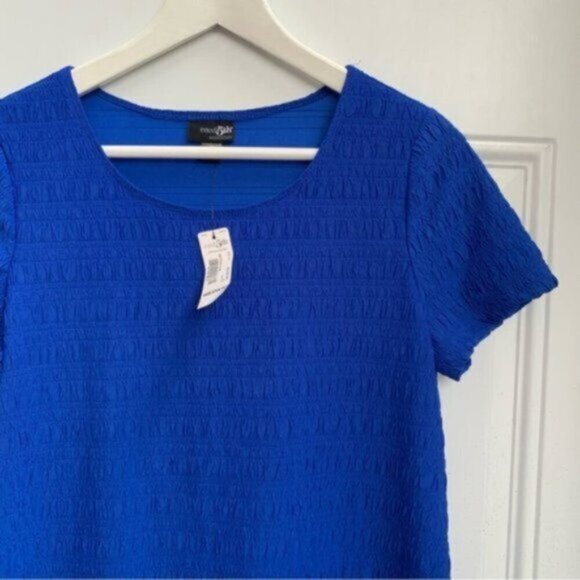 NWT Dead Stock Vintage Cobalt Blue Textured Short Sleeve T-Shirt Women's Medium - Picture 2 of 6